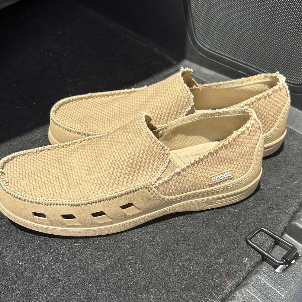 CROCS Men's Beige Loafers